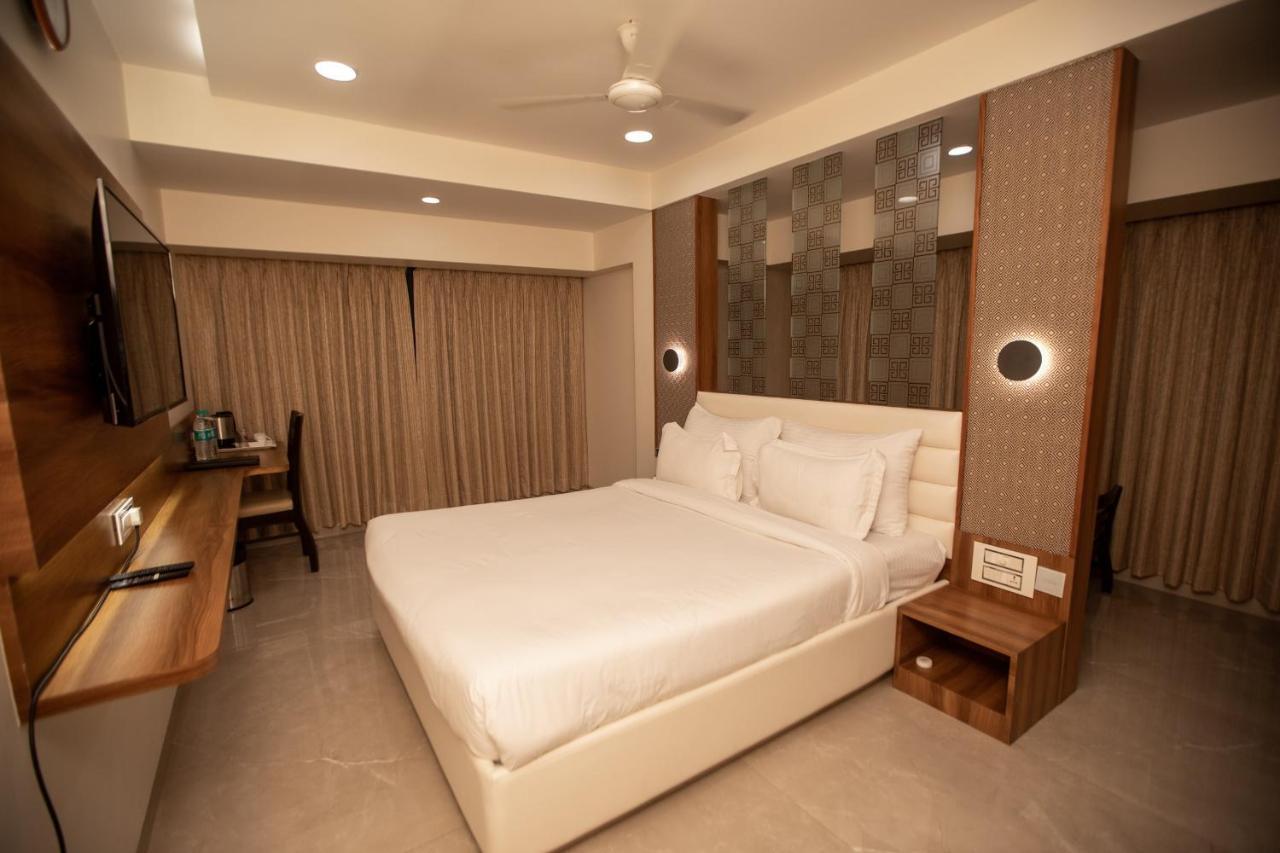 Hotel Naaz Executive Bombaim Exterior foto