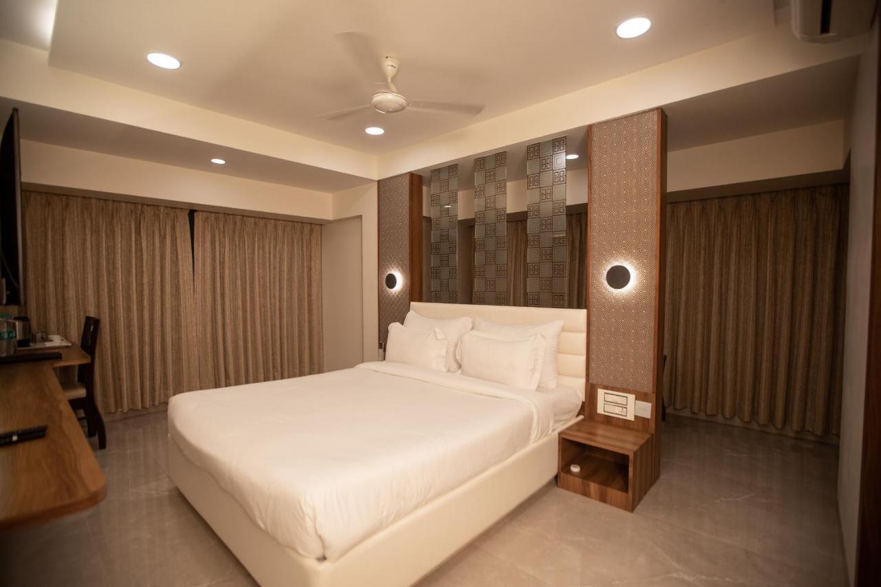 Hotel Naaz Executive Bombaim Exterior foto