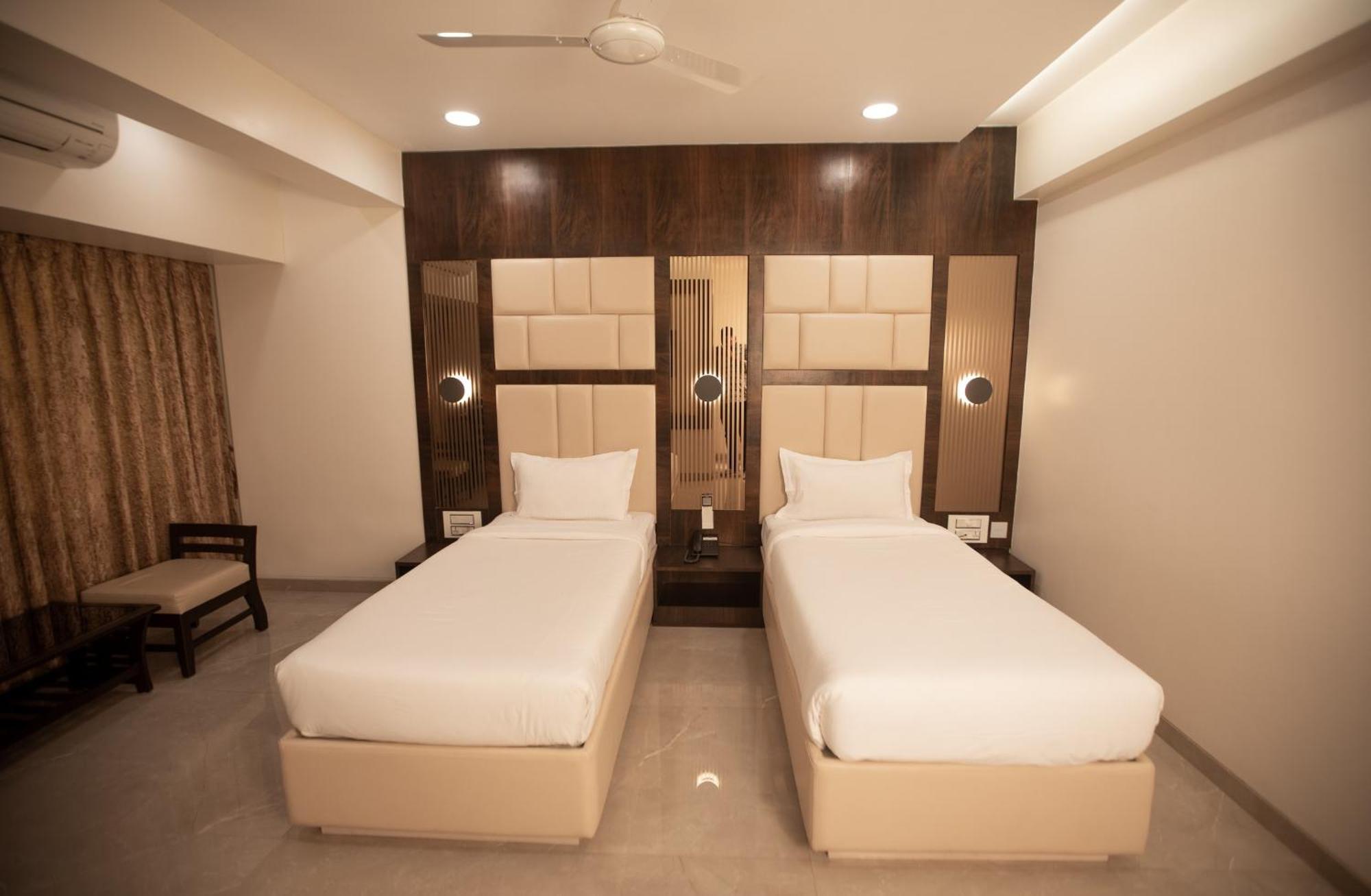 Hotel Naaz Executive Bombaim Exterior foto